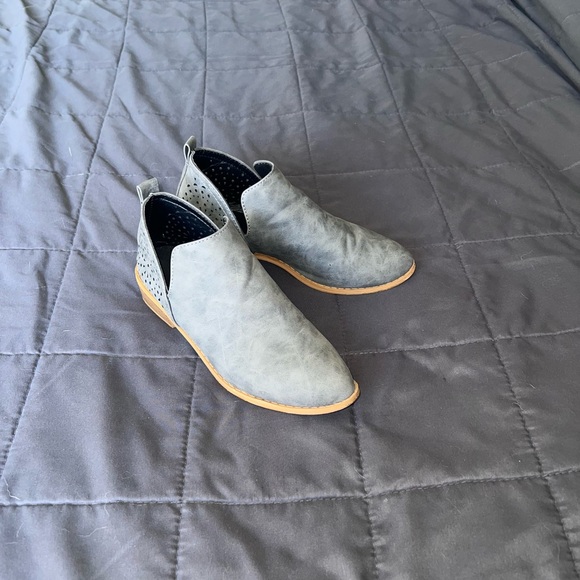 Western Style Booties - Picture 1 of 4